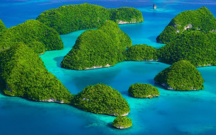 Indonesia wallpaper landscape island sea tropical nature beach exotic forest summer turquoise desktop wallpapers green islands limestone hd archipelago tree