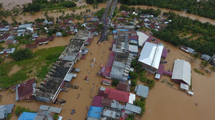 Indonesia flooding landslides weather people bengkulu floods