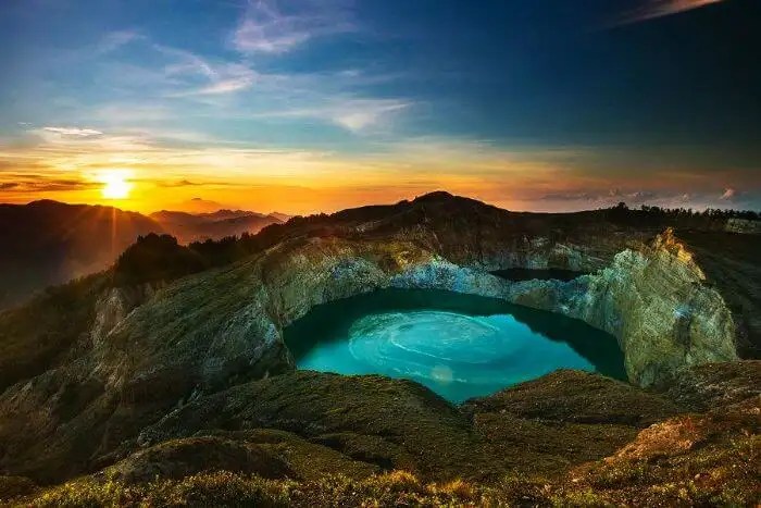 Kelimutu lake indonesia flores places beautiful amazing colored three indonesian visit east sunset tourist landscapes highlights so source must 2021