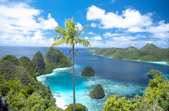 Raja ampat papua wisata kepulauan paket tour