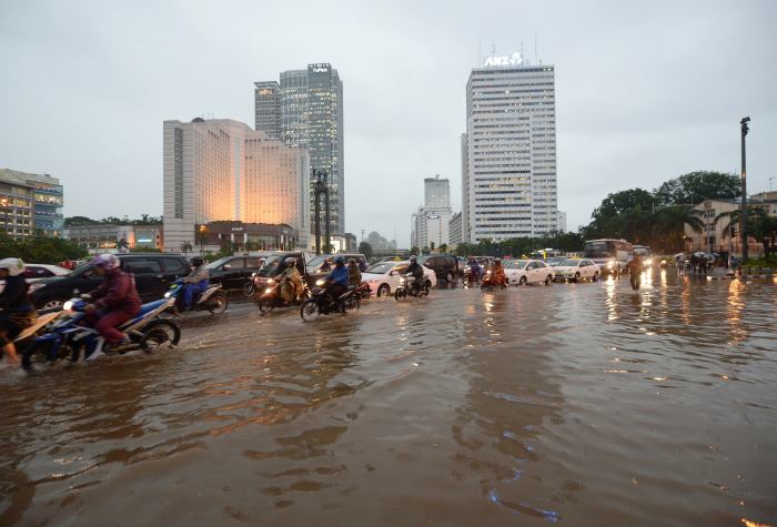 Indonesia jakarta flood floods weather