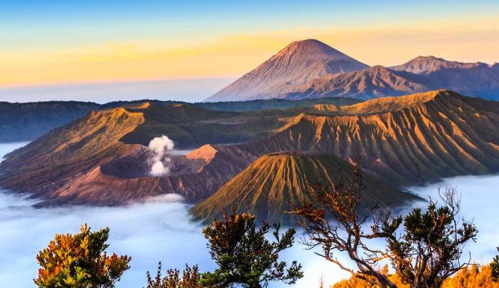 Indonesia volcanoes beautiful bromo asia most mount java sunset adventure clickstay