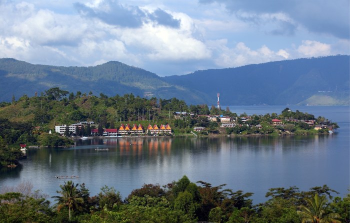 Indonesia toba lake sumatra north samosir island tourism province grandiose